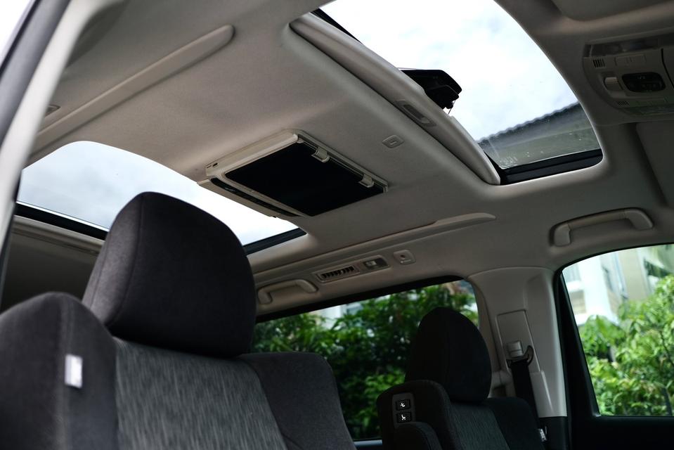 Toyota vellfire 11