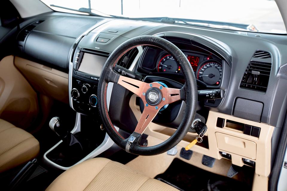 Isuzu D-Max Double Cab 1.9 DDi Z ดีเซล ปี 2018 สีขาว เกียร์ธรรดา  13