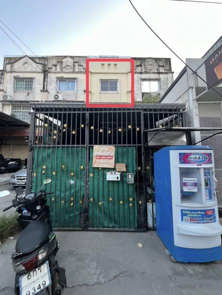 ขายอาคารพาณิชย์ 3 ชั้น ติดถนน ดอนเมือง ซอยประชาอุทิศ 13 ใกล้หัวมุมสี่แยกเนื้อที่ 21.5ตารางวา 2