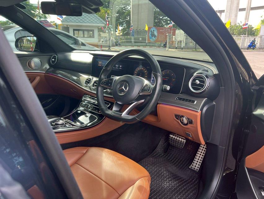 รถเข้าใหม่! MERCEDES-BENZ E220d AMG Dynamic ปี 2016 (จดทะเบียน 2017) สีดำ 10