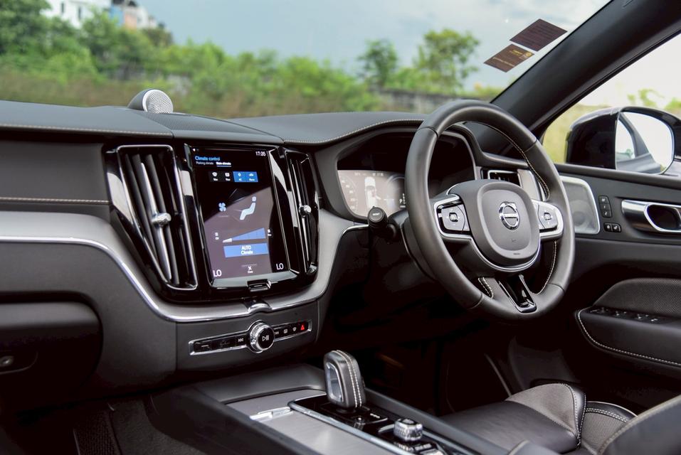 รหัสรถ CBL6771 VOLVO XC60 T8 Recharge AWD R-Design (Plug-in Hybrid) AT 2021 13