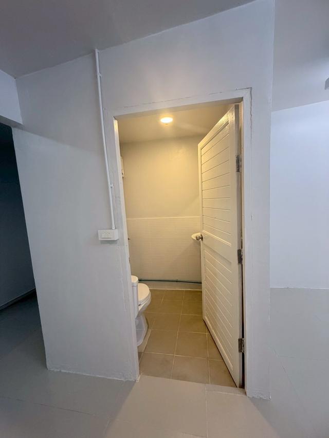 อพาร์ทเม้นท์ ถนนกาญจนาภิเษก 9