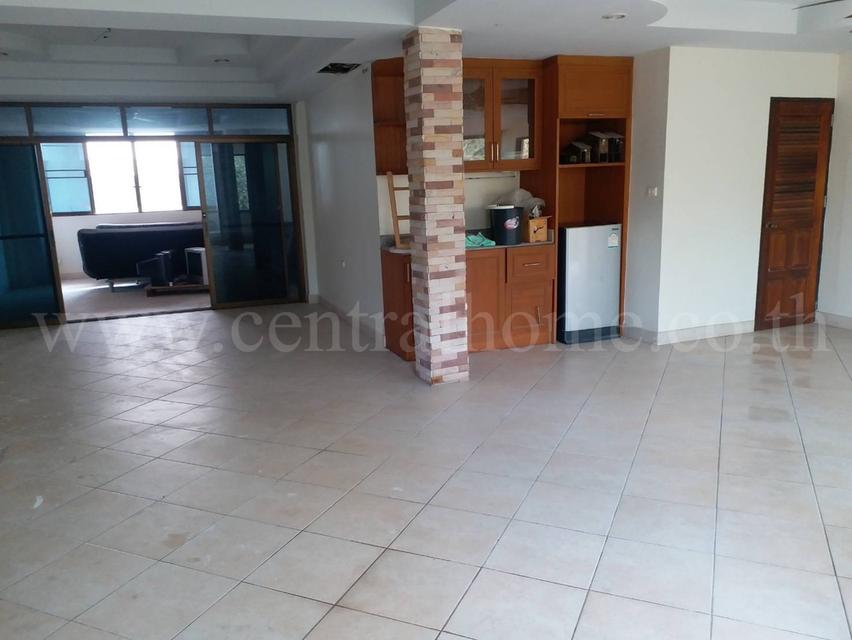 อาคารพาณิชย์ 3 ชั้น 3 คูหา บิ้วอินแล้ว ใกล้หาดจอมเทียน ชลบุรี  8