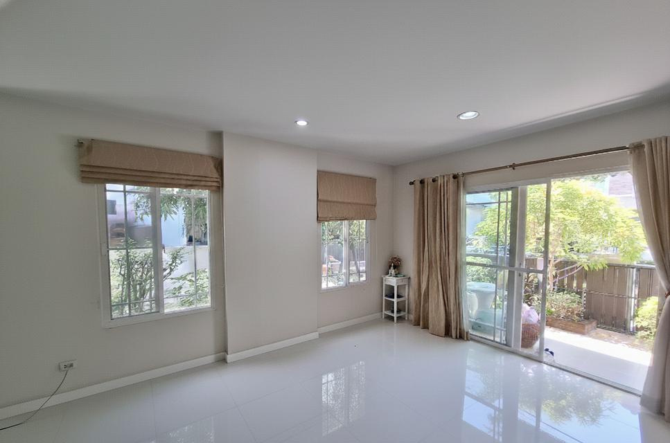 ขายบ้านเดี่ยวหรู พร้อมอยู่ ในโครงการ มัณฑนา พระราม 9 – ศรีนครินทร์ แถมเฟอร์นิเจอร์ และแอร์ 5 เครื่อง 3