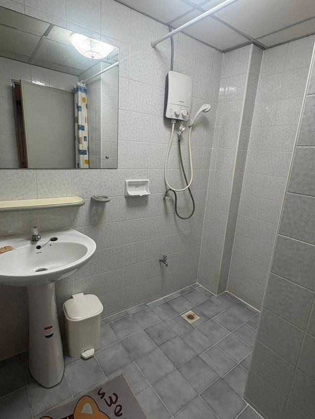 ให้เช่าคอนโด First Tower Condominium สุขุมวิท ซอย 1/1 ใกล้ BTS เพลินจิต และ รพ.บำรุงราษฎร์  📍 ที่ตั้ง: สุขุมวิท ซ.1/1 แขวงคลองเตย เขตวัฒนา กรุงเทพฯ 6