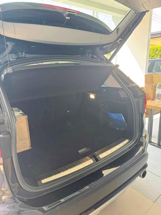 รถบ้านแท้ออกศูนย์ชื่อตรงเล่มมือเดียวป้ายแดง. BMW X1 sDrive20d xLine LCI ( F48 ) จดทะเบียนปี 2022 รถจดปี 2021 เลขไมล์ 40,300 กิโลเมตร.