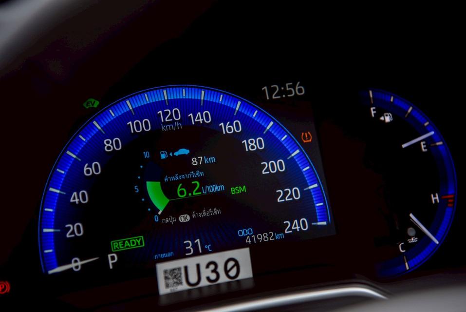 TOYOTA Corolla Altis 1.8 Hybrid GR Sport AT 2022 ไมล์ 41,xxx km.  12