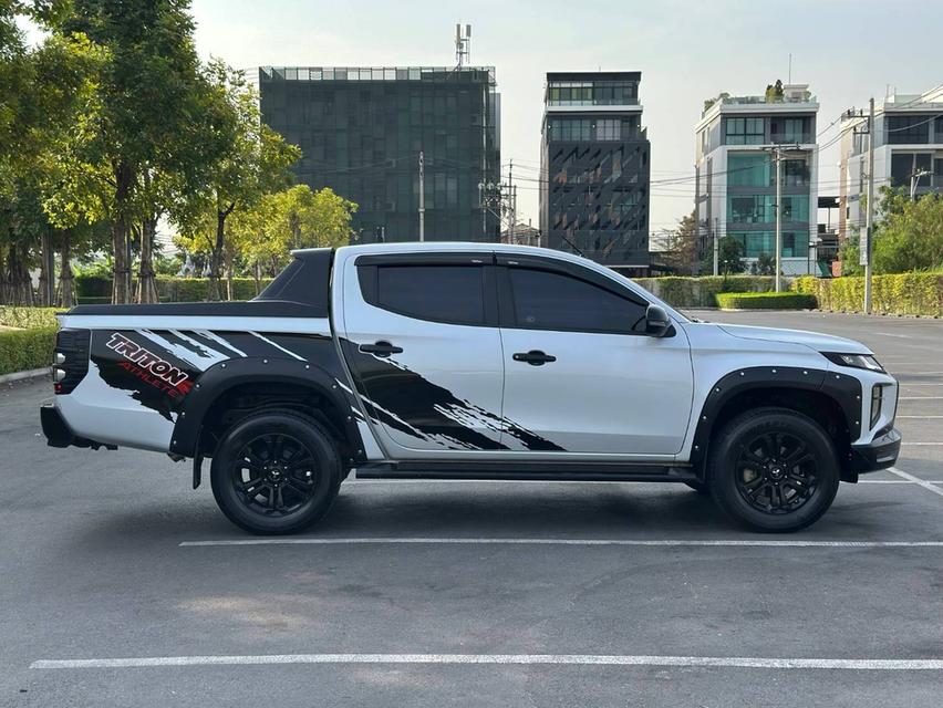  Mitsubishi Triton Double Cab 2.4 Athetes เกียร์ A/T 4WD สีขาว White Diamond ปี2021 4