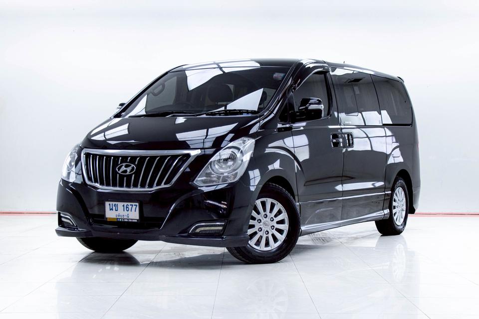 HYUNDAI H-1 2.5 ELITE AT 2017รถตู้ 11 ที่นั่ง ดีเซล แรง ทน ไมล์ 101,xxx