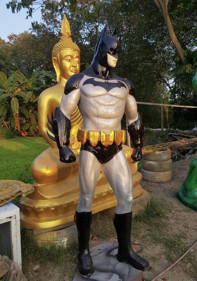 หุ่นจำลองฮีโร่แบทแมน หุ่นแบทแมนไฟเบอร์กลาส ขนาดสูง2เมตร มือหนึ่ง 2