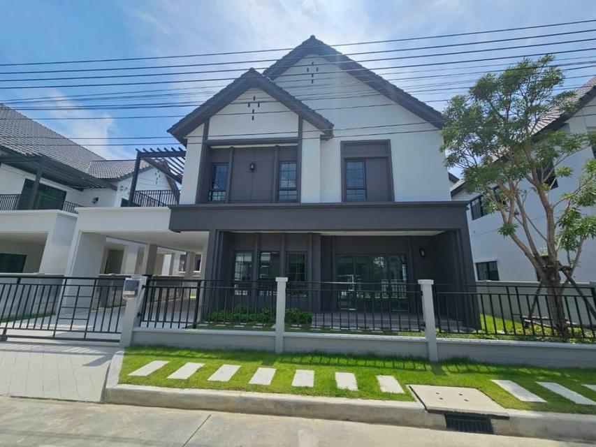 ให้เช่า: บ้านหรู The Centro Bangna 60 ตร.ว. ใกล้เมกะบางนา เฟอร์นิเจอร์ครบ พร้อมเข้าอยู่ 1