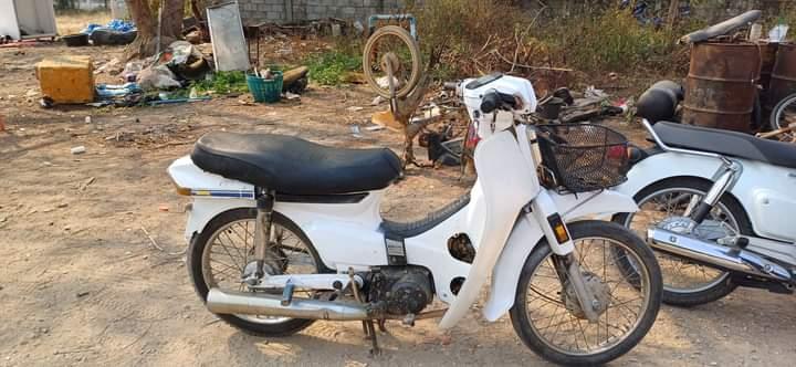 Honda Dream สีขาว 100cc 2