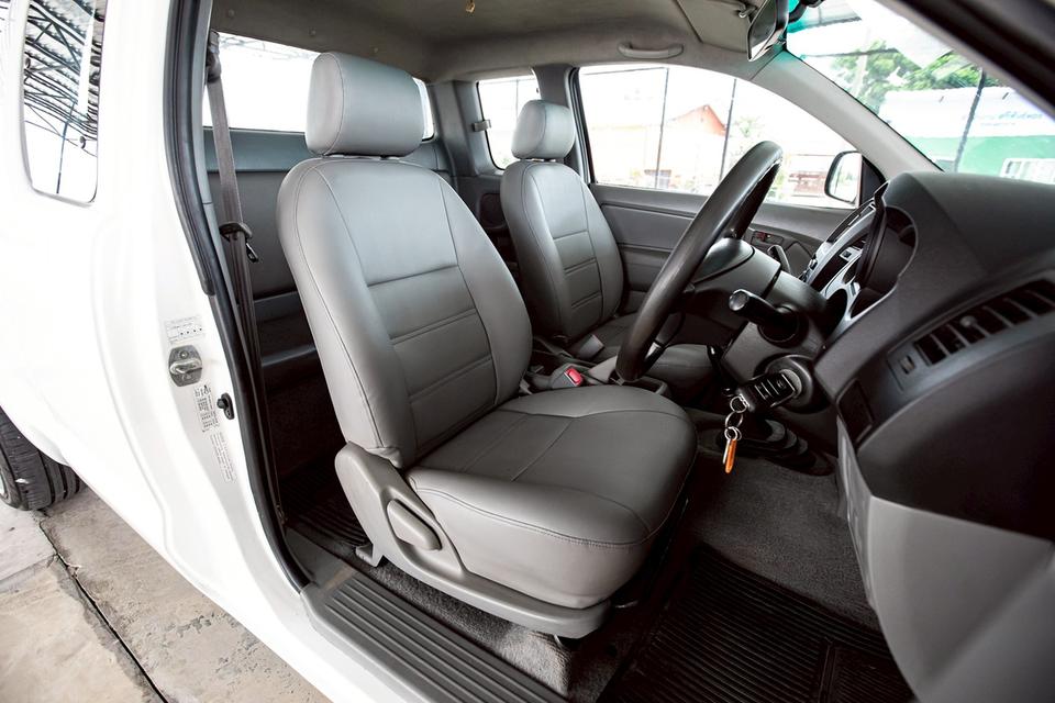 Toyota Vigo Cab 2.5J ดีเซล เกียร์ธรรมดา ปี 2010 สีขาว  11