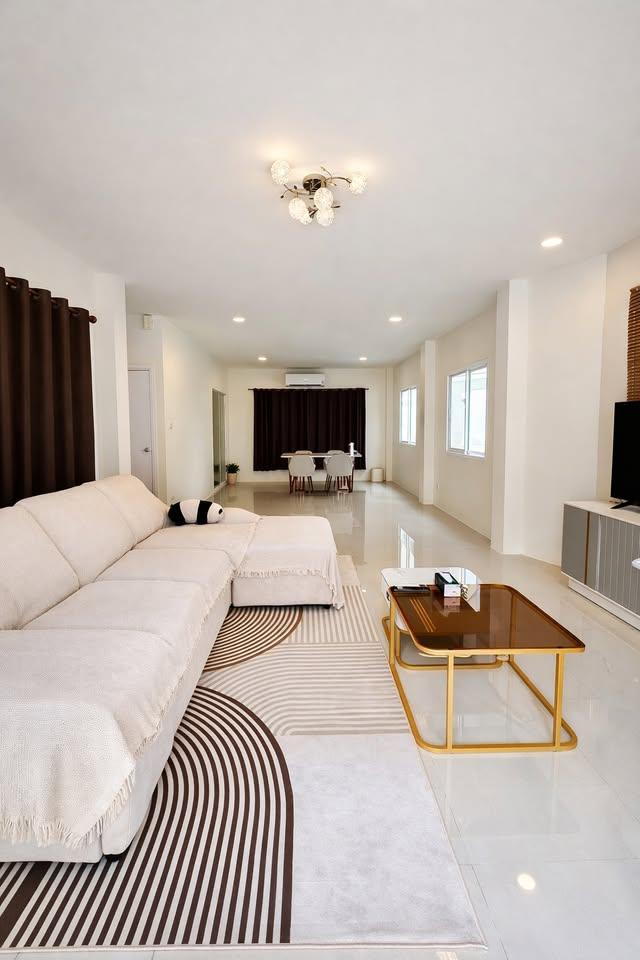 ให้เช่าบ้านเดี่ยวสองชั้น 3 ห้องนอน 3 ห้องน้ำ 1 ห้องครัว 2 ที่จอดรถ ขนาดที่ดิน 41 ตรว. พื้นที่ใชเสอย 190 ตรม. ราคา 20,000 บาท / เดือน ****อน 5