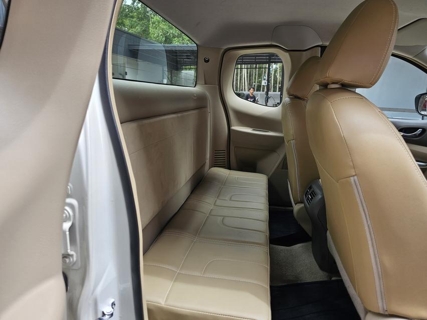 ขายรถ nissan NP300 Navara 2.5 King Cab Calibre E Pickup ปี 2015 สีขาว เกียร์ธรรมดา รูปที่ 17