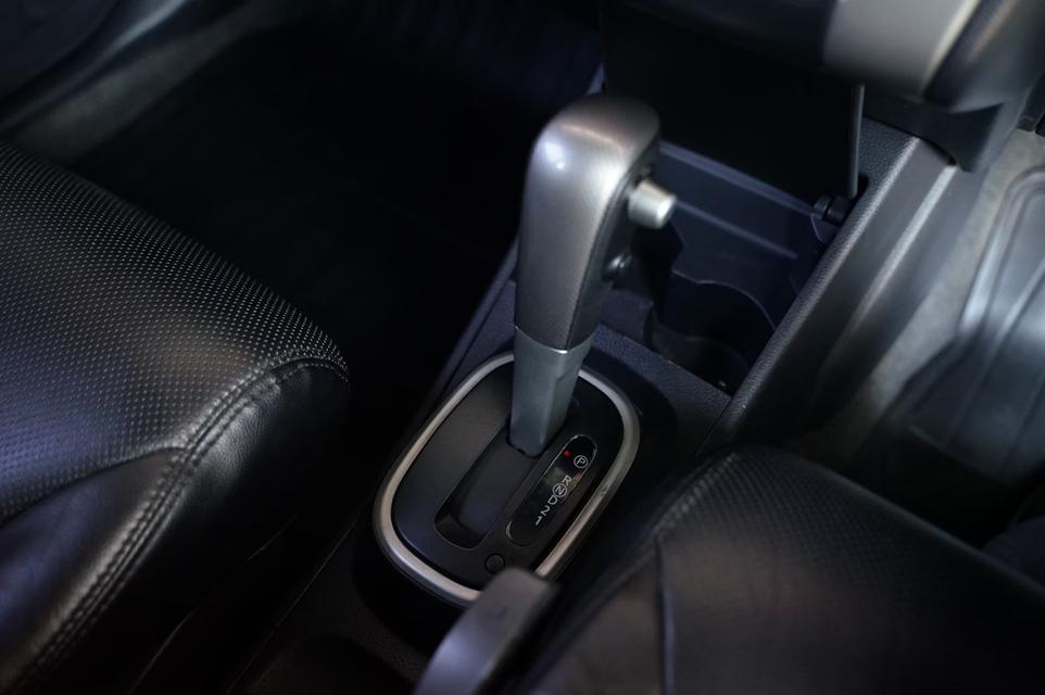 2011 NISSAN TIIDA 1.8G  12