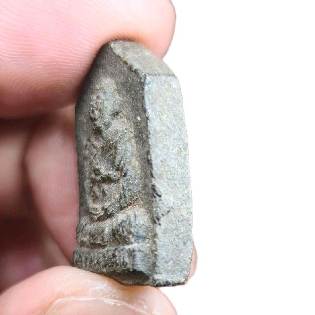 พระผงรูปเหมือนรุ่นแรก หลวงพ่อเคน วัดถ้ำเขาอีโต้ จ.ปราจีนบุรี 4