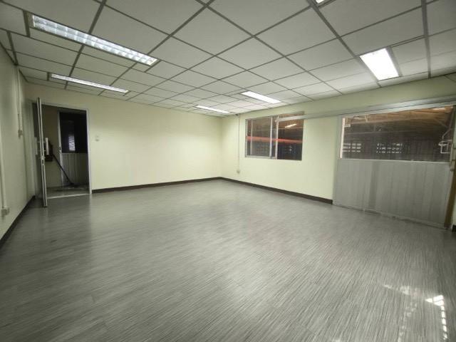 ให้เช่าโกดังพร้อมออฟฟิศ ทำเลพัฒนาการ พื้นที่รวม 400 ตร.ม. พร้อมออฟฟิศ 2 ชั้น ใกล้ มหาวิทยาลัยเกษมบัณฑิต สถาบันไทยญี่ปุ่น ทางขึ้นมอเตอร์เวย์สุวรรณภูมิ 3
