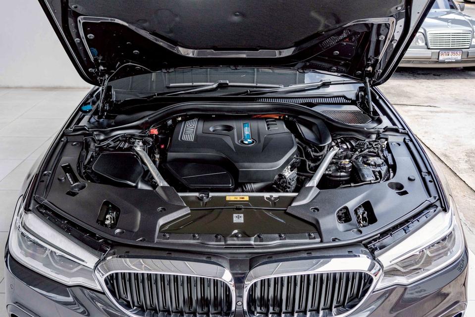 รหัสรถ NP3696 รุ่นรถ : BMW 530e M SPORTปีรถ : 2020 17