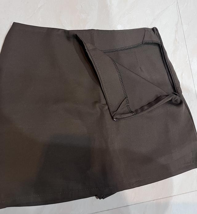 กระโปรงกางเกงรอบตัว ทรงเบสิค ใส่ไปคาเฟ่,ไปทำงาน  (ทักมาขอดูรูปเพิ่มเติมได้ค่ะ)