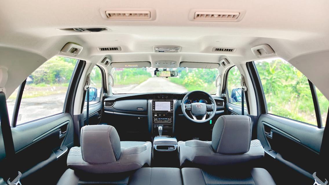 TOYOTA FORTUNER 2.4 LEADER A/T ปี 2025 จด 2026 รูปที่ 6