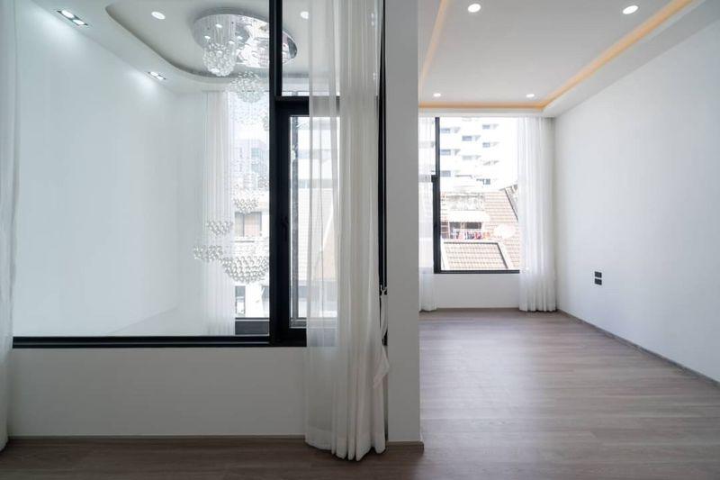 🔥ขาย Townhome 3 ชั้น 25 ตรว ซอยสุขุมวิท 15 ทำเลดี เพียง 1 นาทีถึง โรงเรียนนานาชาติ NIST และ 5 นาที ถึง BTS อโศก 18