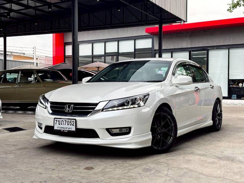 ขายรถ Honda Accord 2.0EL ปี 2013 สีขาว เกียร์ออโต้