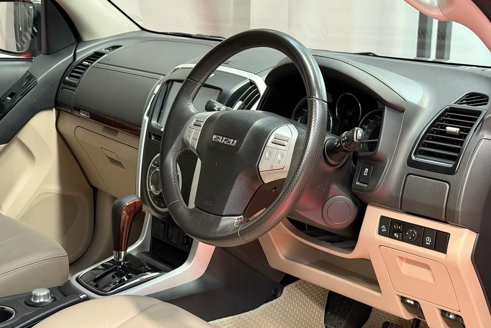 2018 ISUZU MUX 3.0 4WD รุ่น TOP สุด รถสภาพสมบูรณ์พร้อมใช้งาน รถวิ่งน้อย เข้าศูนย์ทุกระยะ ไม่เคยมีอุบัติเหตุครับ 8