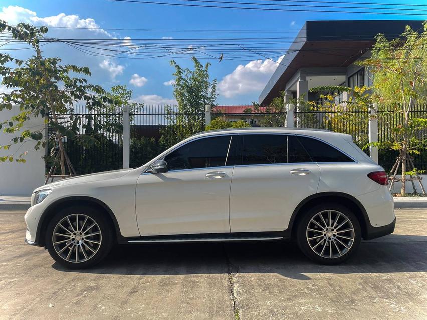 Mercedes-Benz glc250d AMG 4 matic ตัวท๊อป AMG 5