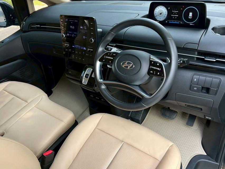 Hyundai Staria 2.2 SEL Van 6