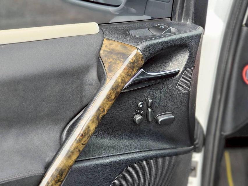 รหัสรถ NC1298 MERCEDES-BENZ VITO 122 CDI Extra Long (W639) " Facelift " หลังคาแก้ว 19