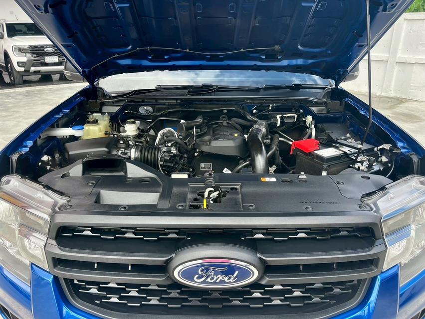 ปี 2025 Ford Ranger 2.0 XL Double Cabวารันตีศูนย์ยังเหลือ รถมือเดียวเล่มพร้อมโอน กุญแจครบ 2 ดอกคู่มือบุ๊คเซอร์วิสครบ 10