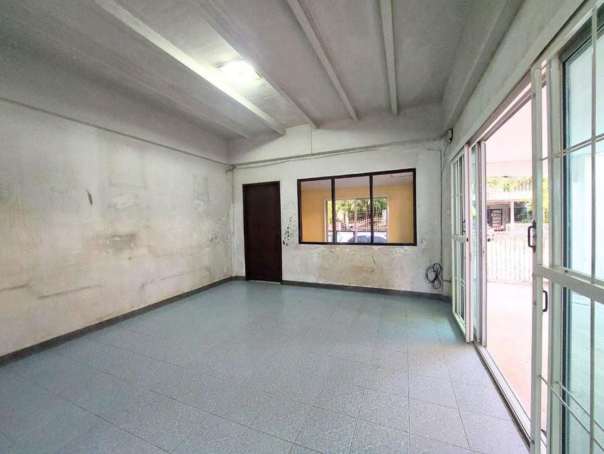 บ้านแฝด 3 ล้านบาท! ทำเลโคตรสะดวก ติดถนนติวานนท์ ใกล้ Central แจ้งวัฒนะ และ BTS สถานีปากเกร็ด! 11