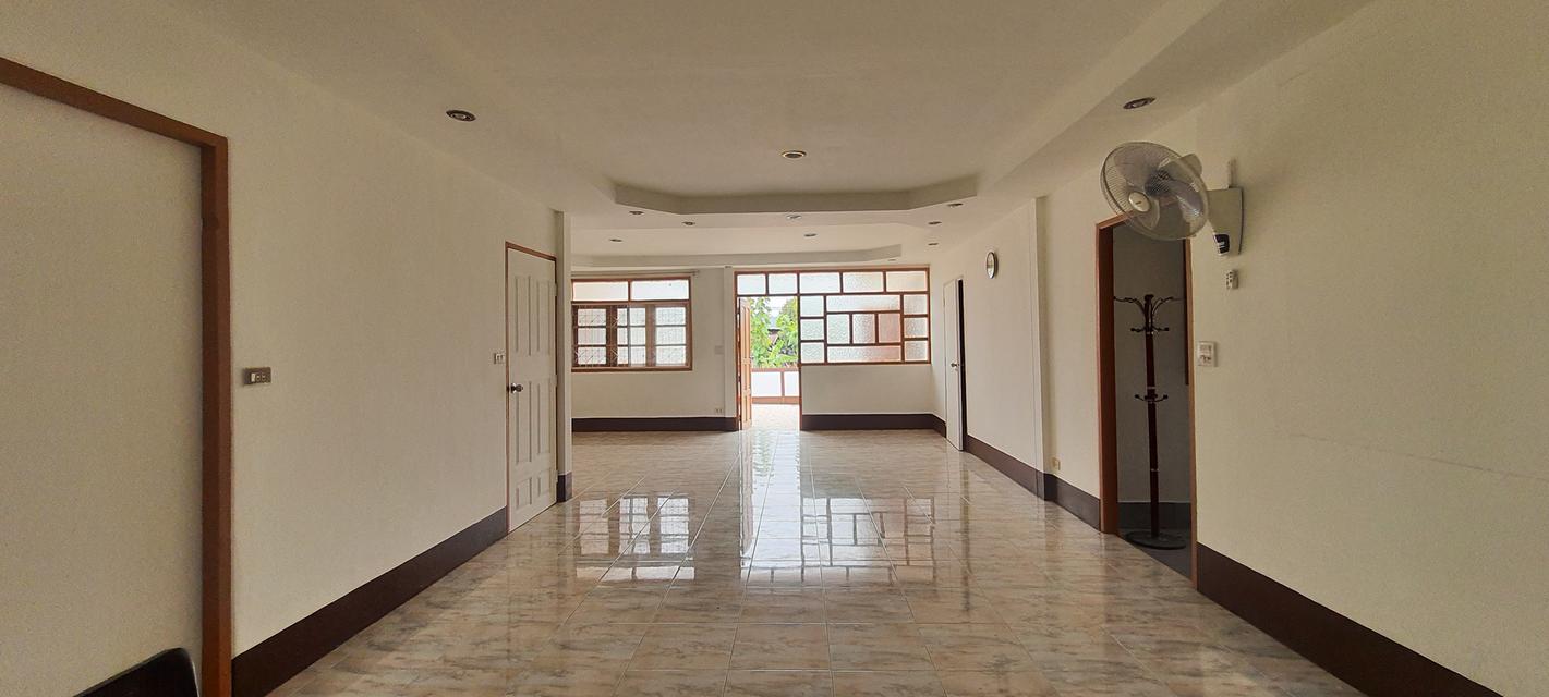 บ้านเดี่ยวหลังใหญ่4น้ำ 3นอน 8