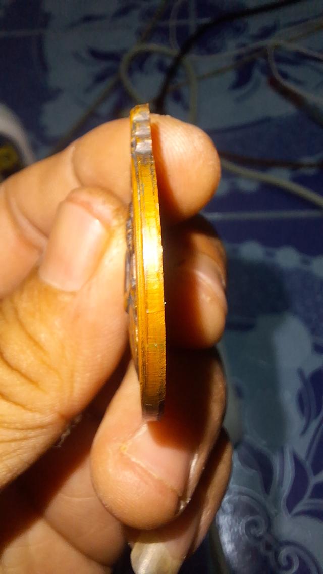 เหรียญหลวงพ่อคูณหลังลายเซ็น ปี 2536 รูปที่ 4