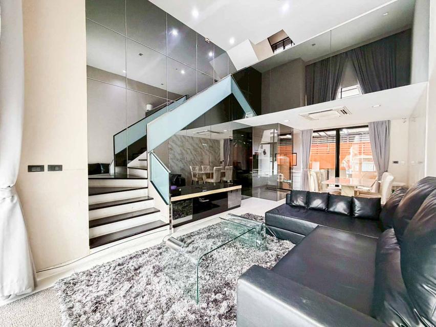 ขายด่วน !! ทาวน์เฮ้าส์ 3.5 ชั้น 20.1 ตรว บ้านกลางเมือง วิภาวดี 64 3