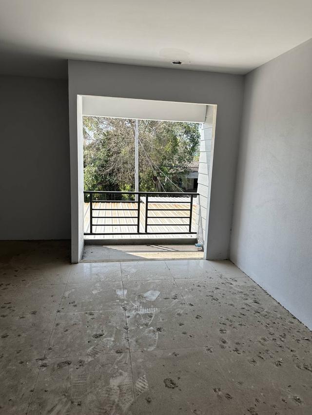 Town home 2 storage in samparn soi2 police academy college nakornpatom 7