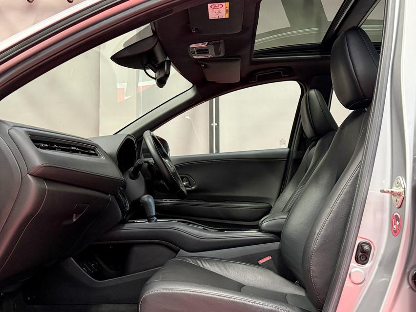 2019 HOND HRV 1.8 RS รุ่นTOP SUNROOF รถมือเดียวออกป้ายแดง รถวิ่งน้อย ไม่เคยมีอุบัติเหตุครับ 13