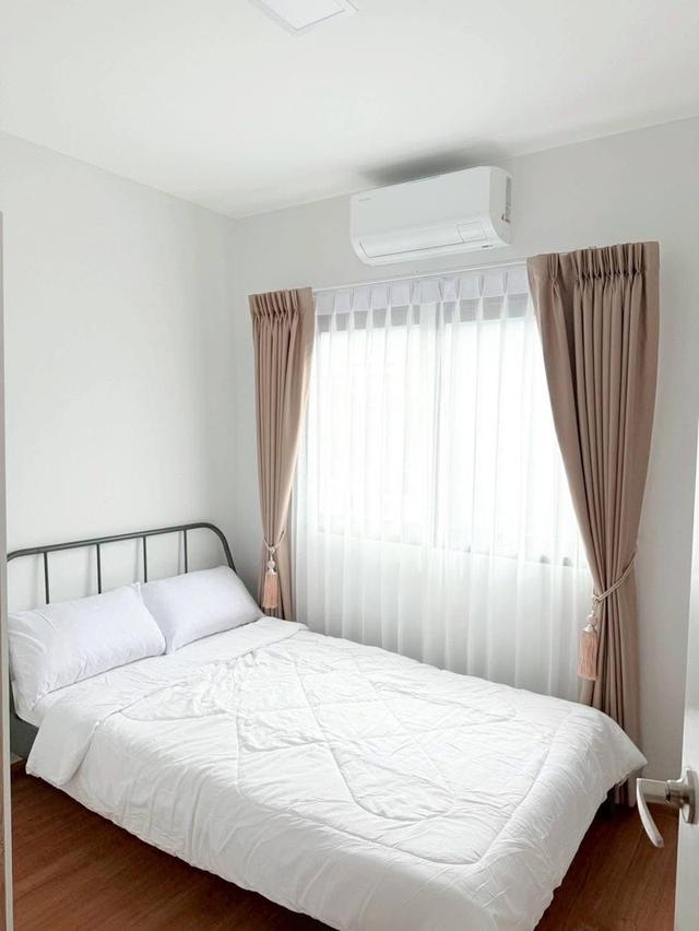 ให้เช่าบ้านบางนา ตกแต่งใหม่ เนื้อที่17.50ตรว. พื้นที่ใช้สอย106ตรม. ขนาด3ห้องนอน 2ห้องน้ำ 2ที่จอดรถ หิ้วกระเป๋าพร้อมอยู่ เลี้ยงสัตว์ได้ รับต่างชาติ 4
