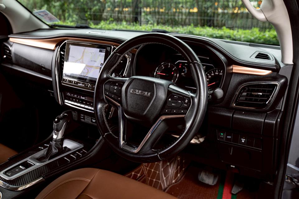 Isuzu Mu-X 3.0 ULTIMATE AT สีเทา ปี 2021 มือเดียวป้ายแดง 14
