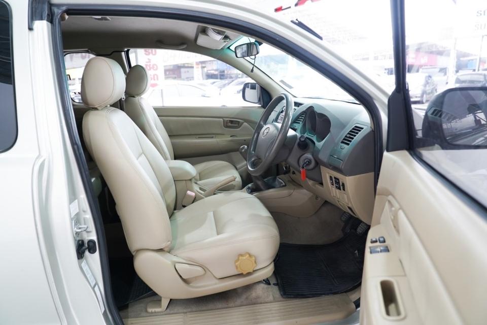 TOYOTA VIGO 2.5 E SMART CAB MT ปี2010 สีเทา รหัส 84CT2520 9