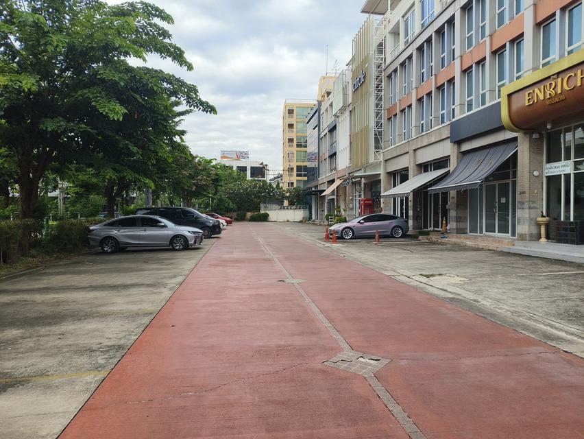 RENT ให้เช่า Home Office 335 sqm ริมถนนติด BTS (S8) วงเวียนใหญ่ฝั่งเข้าสาทร มีที่จอดรถส่วนตัวและส่วนกลาง รปภ. CCTV 0813046950 0658981951 (0897859079) 2