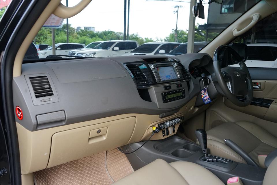 2012 TOYOTA FORTUNER 2.7V 10