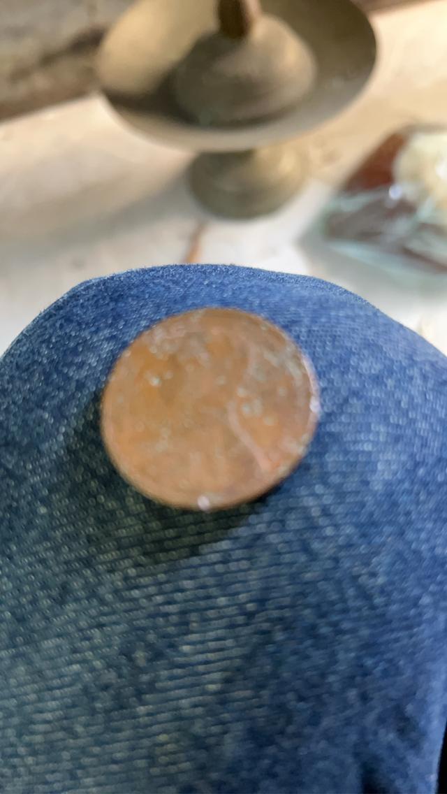 เหรียญ ร5 หนึ่งบาท มีตำหนิหน่อย