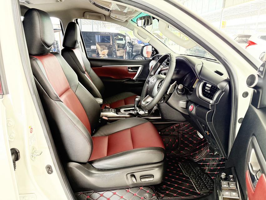  Toyota Fortuner 2.8 TRD Sportivo (ปี 2019) SUV AT - 2WD 7