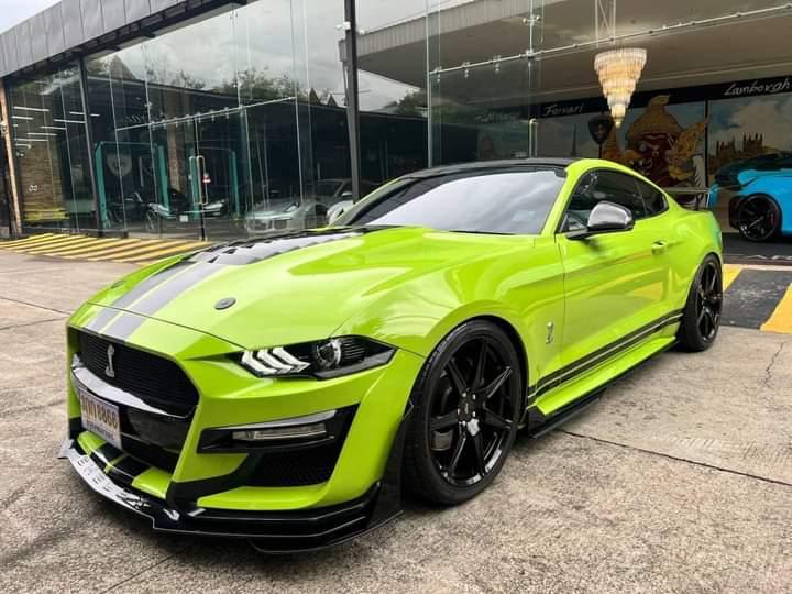 Ford Mustang สีเขียวสวย