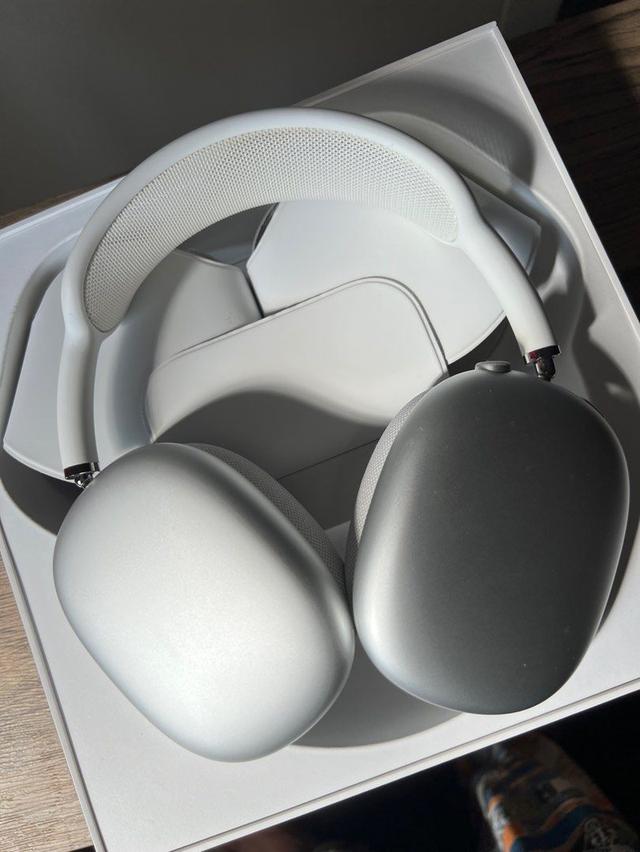 Airpod max silver  3