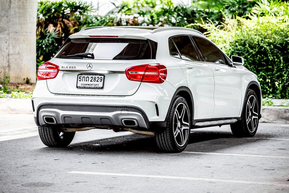 Mercedes Benz Gla250 สีขาว ปี 2016 ซันรูฟ 6