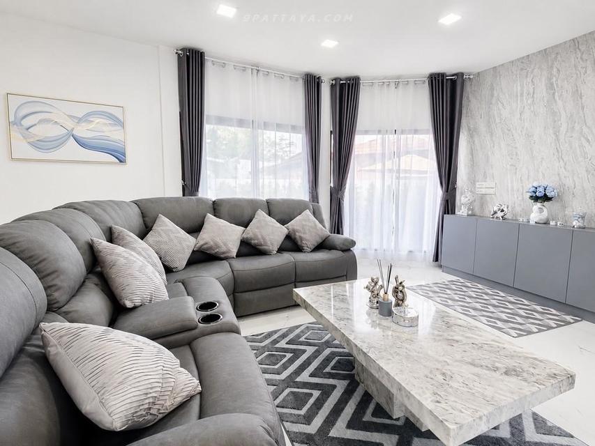 For Rent — Large Single House at Pattaya Land and House, Noen Phlap WanLarge house for rent at Pattaya Land and House, Noen Phlap Wan area. Spacious 9
