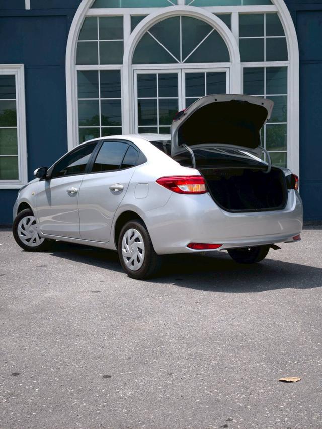 Toyota yaris ativ 1.2entry auto